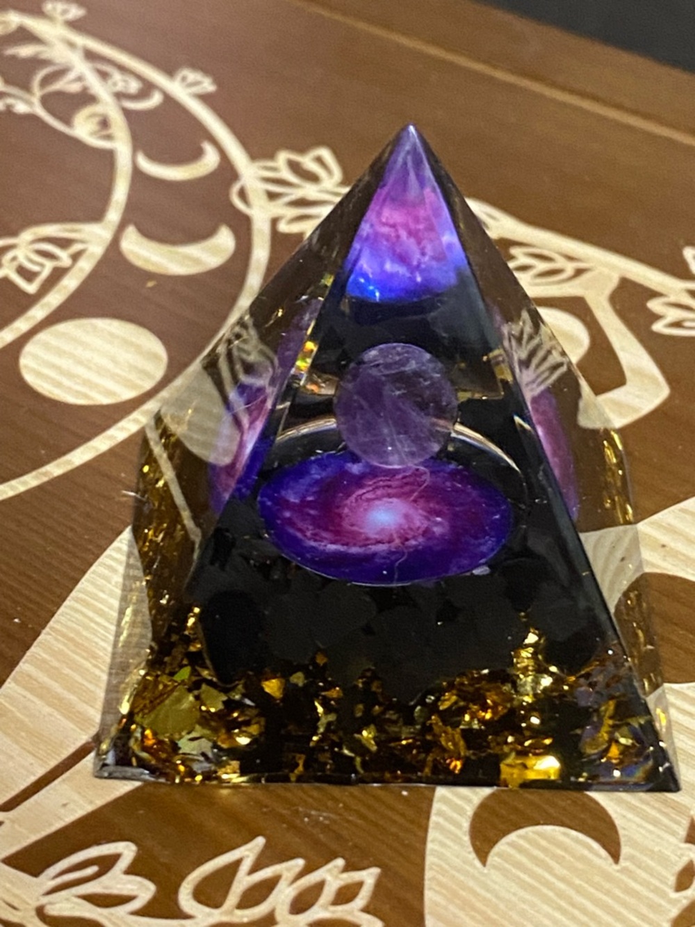 Orgone Galaxy Pyramid Crystals Focal Point amethyst Sphere Chakra Meditation